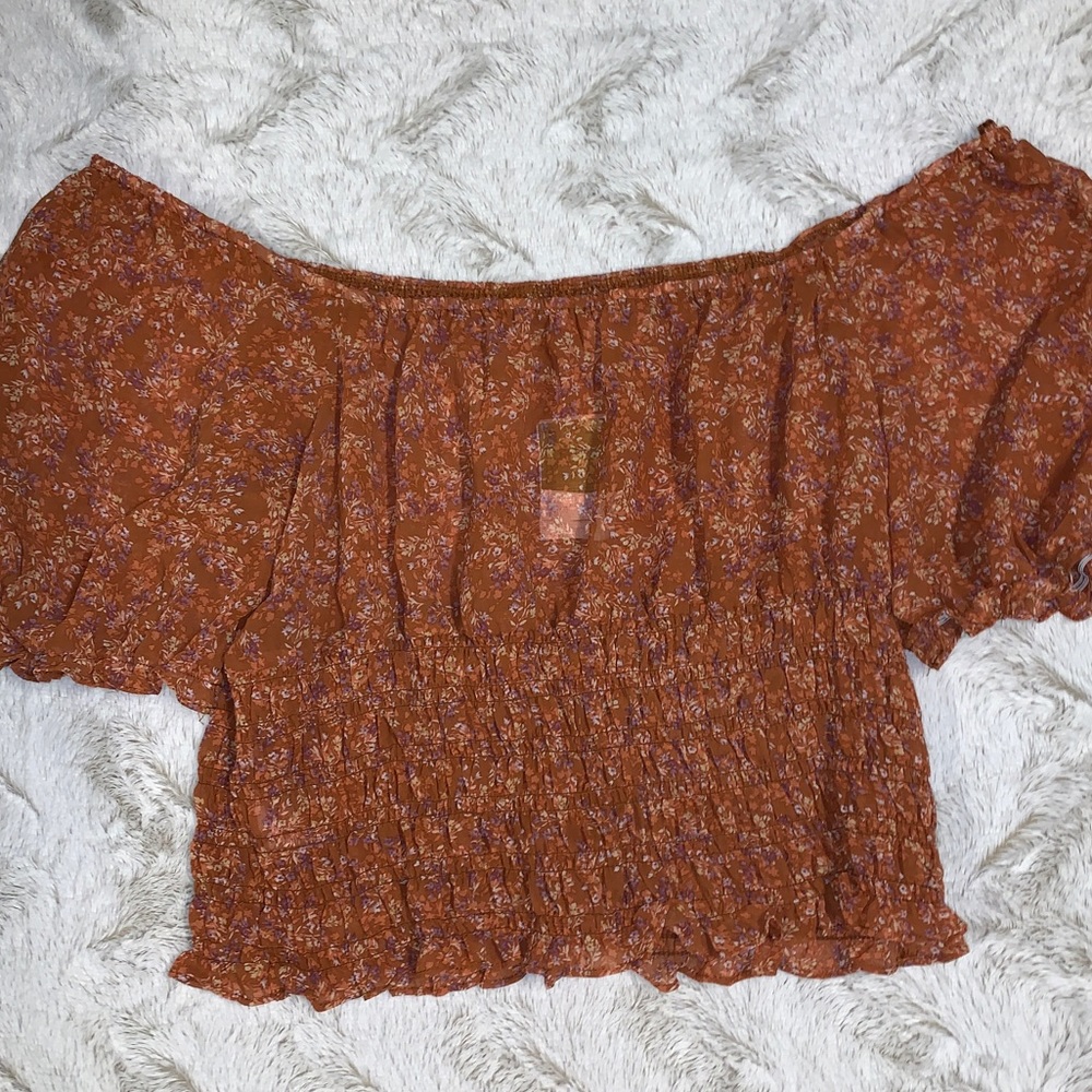 NWT - Rabbit Rose Crop Top - Picture 5 of 7